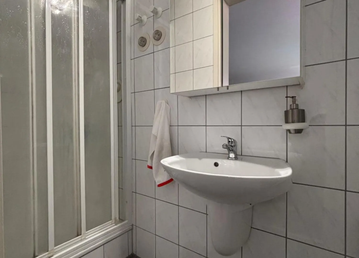 Apartment Doppelzimmer In Stuttgart-Birkach - Naehe Musicals Im Si-Zentrum, Messe, Flughafen, Uni Hohenheim