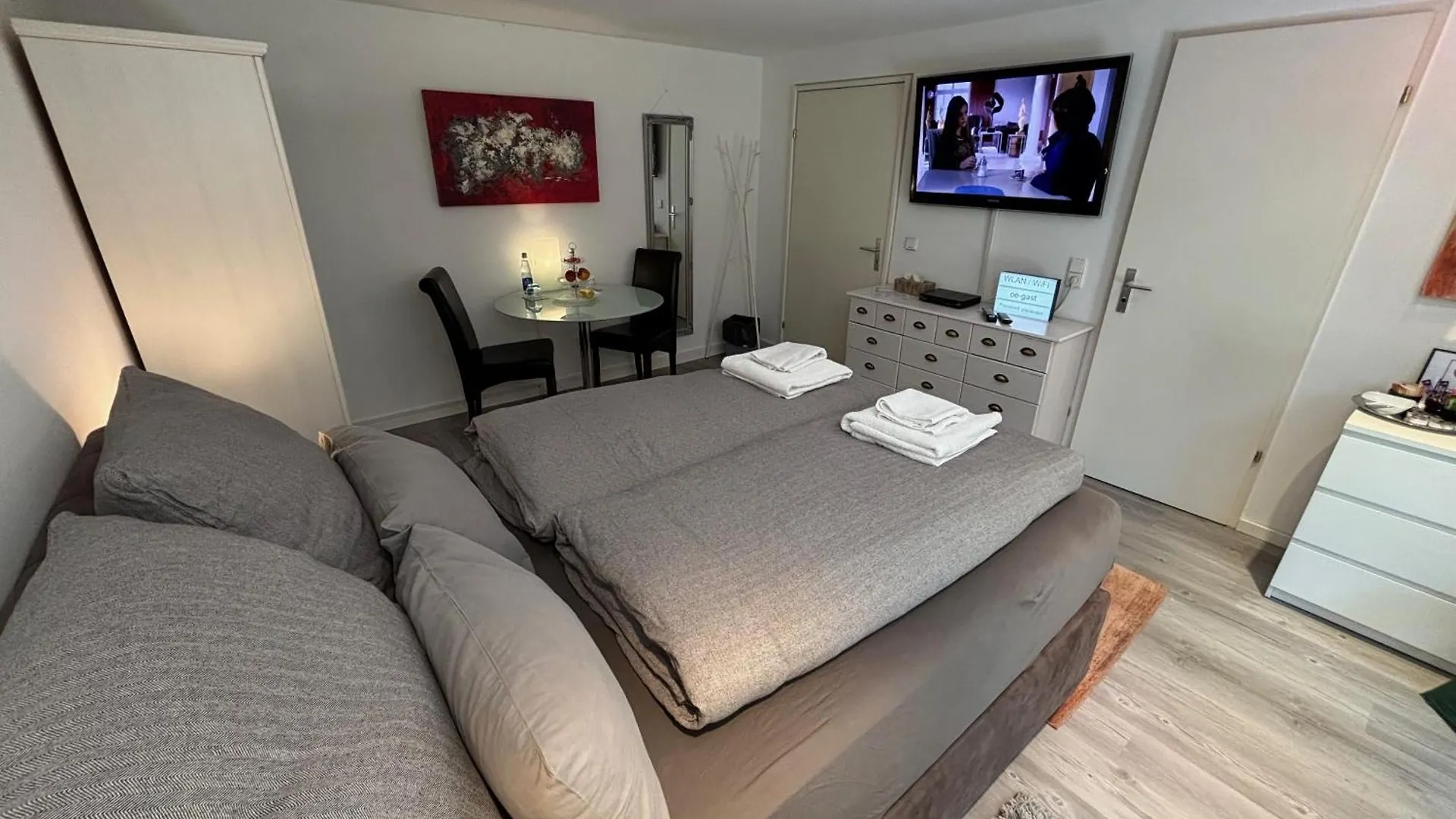 Doppelzimmer In Stuttgart-Birkach - Naehe Musicals Im Si-Zentrum, Messe, Flughafen, Uni Hohenheim Germany